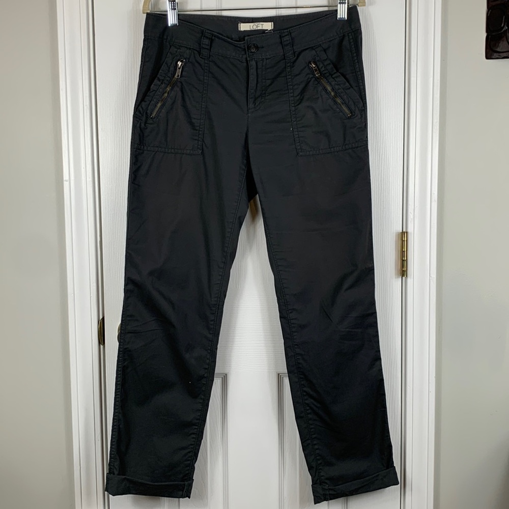 Ann Taylor Loft forest green pants size 6. Zippered pockets